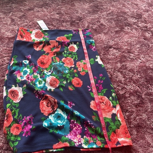 NWT Agnes & Dora Navy blue Floral Pencil Skirt - Picture 6 of 6
